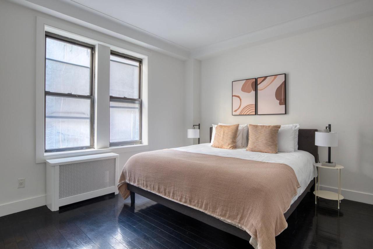 Appartamento Midtown 2Br W Doorman Wd Nr Central Park Nyc-1246 New York Esterno foto